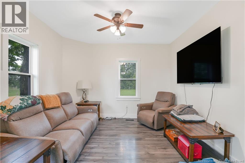25 Brookville Road - 10