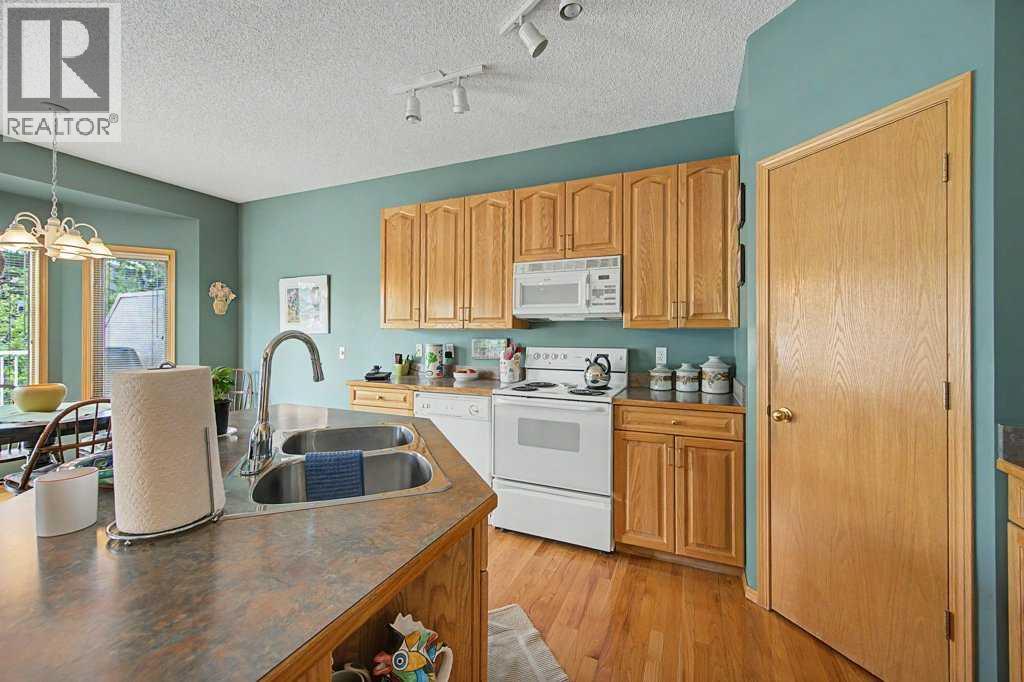 18 Prominence View SW - 12