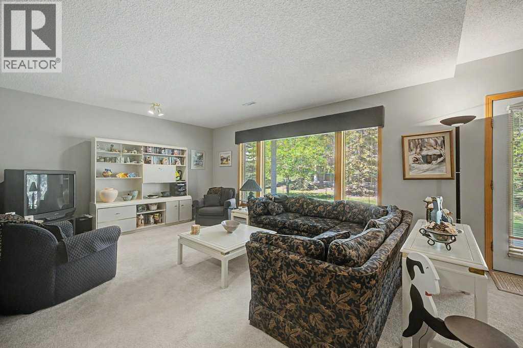 18 Prominence View SW - 32