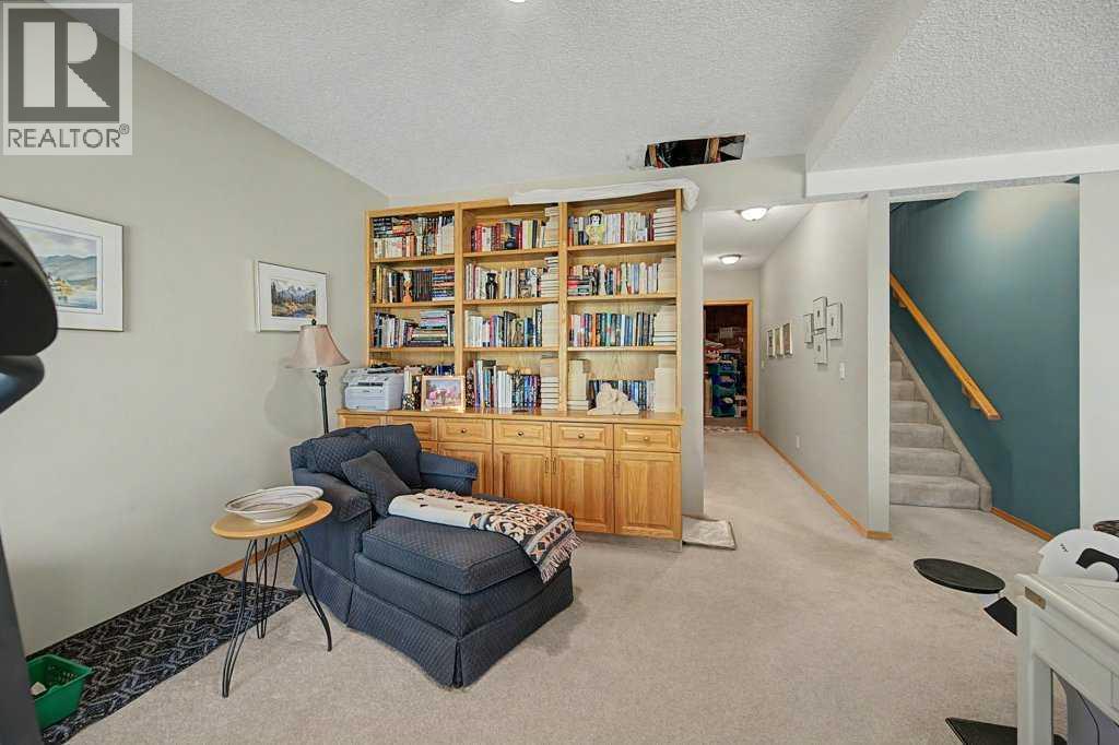 18 Prominence View SW - 35