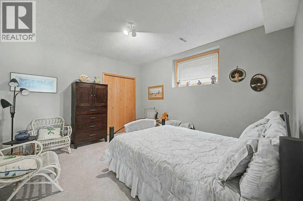 18 Prominence View SW - 37