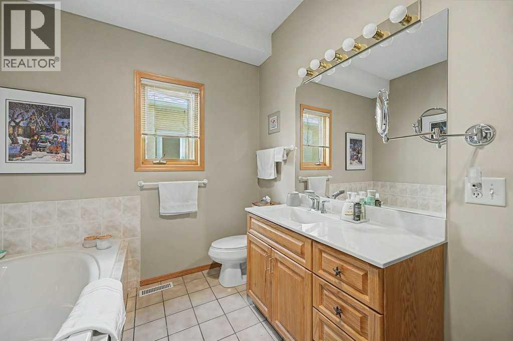 18 Prominence View SW - 23