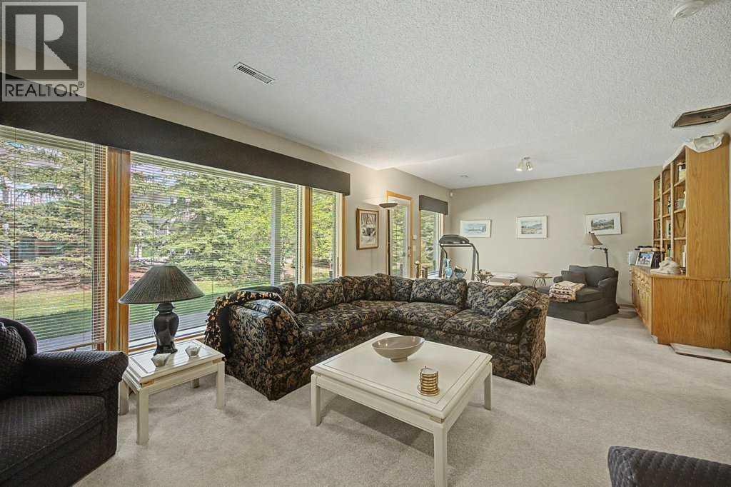 18 Prominence View SW - 36