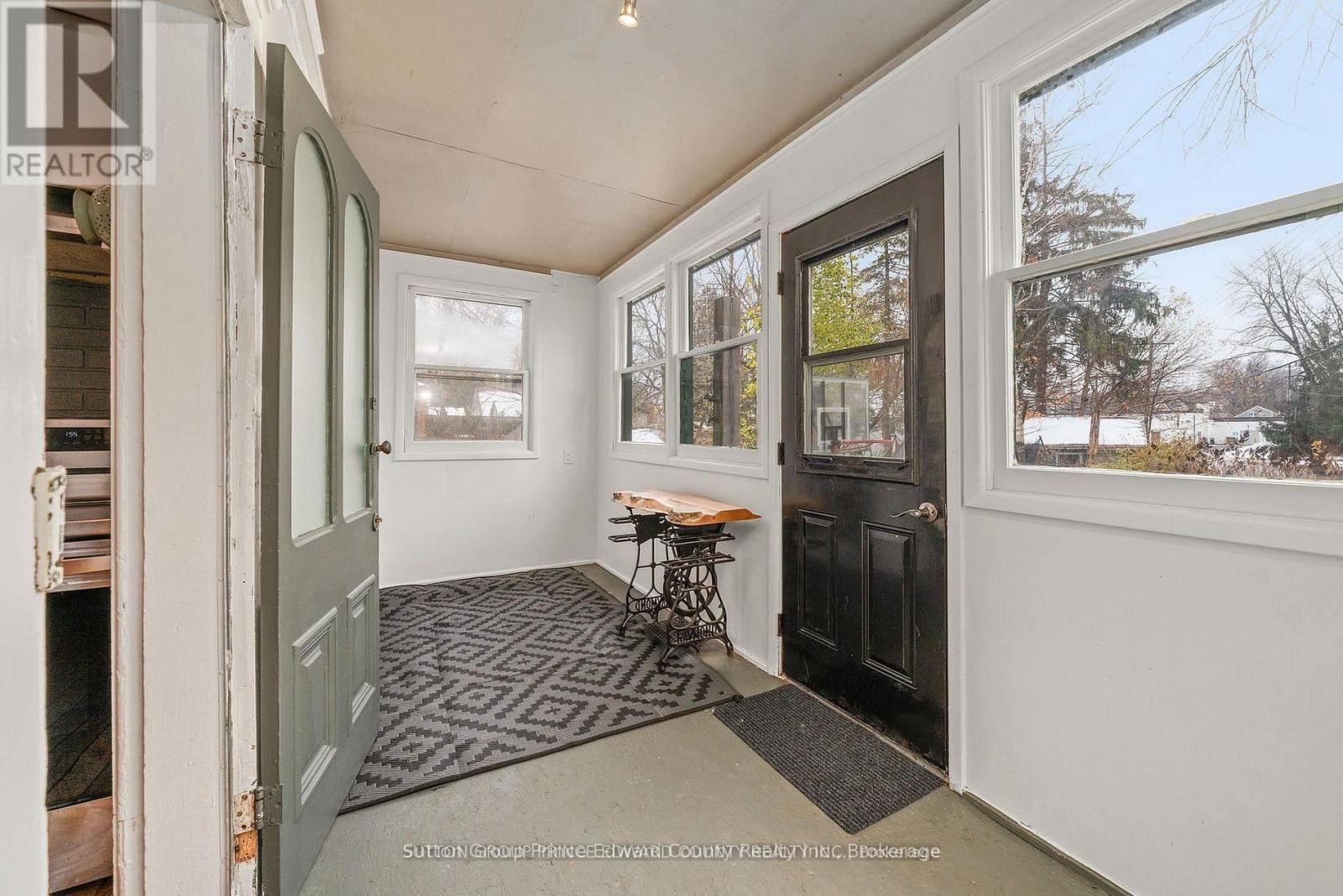 2 QUEEN STREET - 33