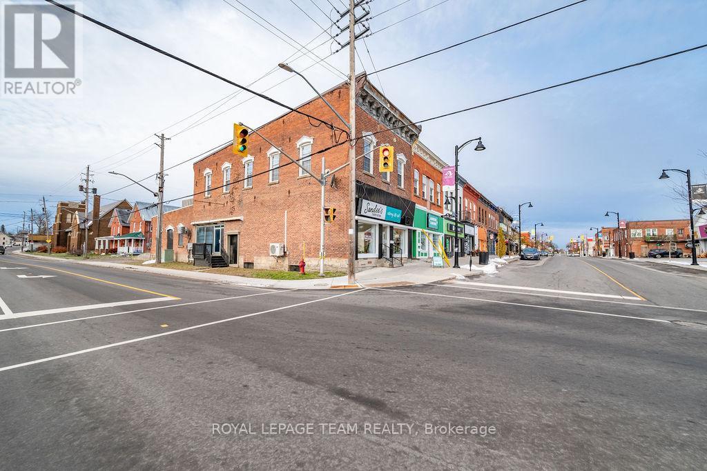 4 Bath Retail for Sale in Arnprior – 4 ELGIN STREET W, Arnprior – MLS# X13449350 - Image 8