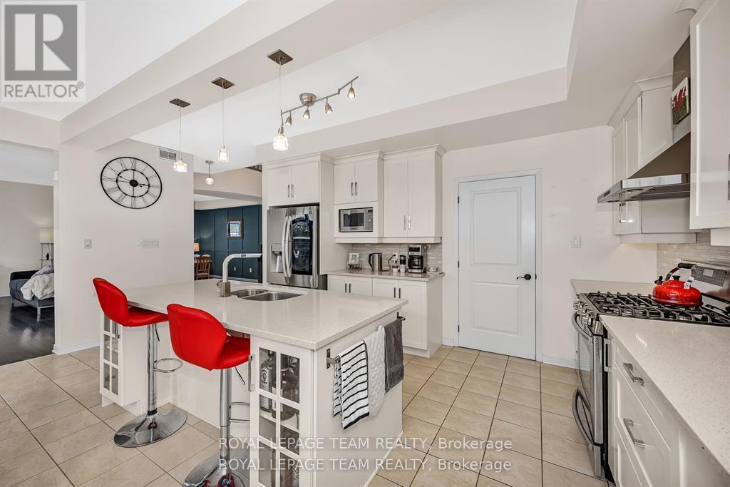 4 Bed, 4 Bath House for Sale in Ottawa – 200 KINLOCH COURT, Ottawa – MLS# X13449302 - Image 14