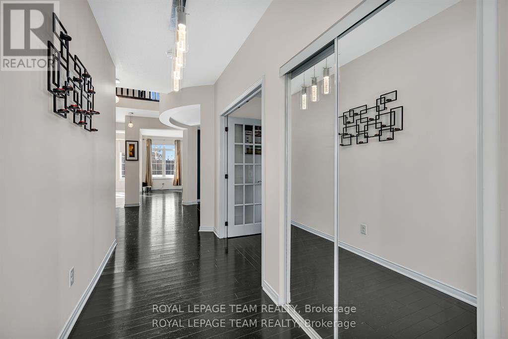 4 Bed, 4 Bath House for Sale in Ottawa – 200 KINLOCH COURT, Ottawa – MLS# X13449302 - Image 6