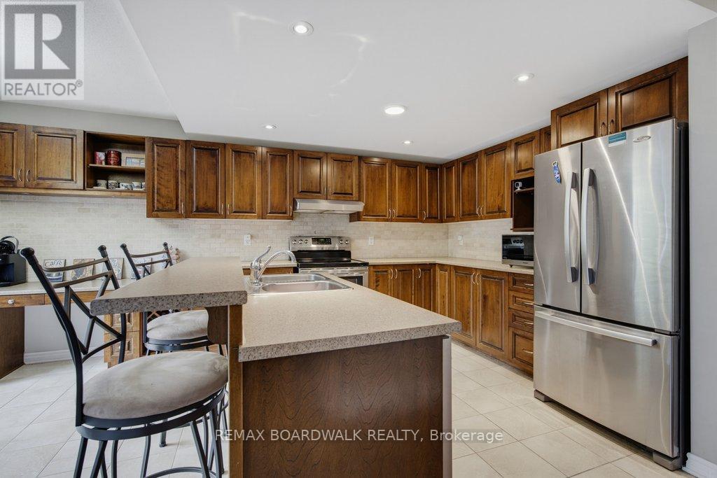 4 Bed, 4 Bath House for Sale in Ottawa – 200 BRANTHAVEN STREET, Ottawa – MLS# X13449314 - Image 15