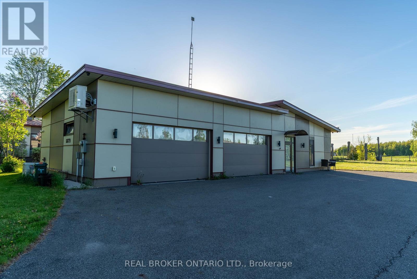 5879 LEITRIM ROAD - 38