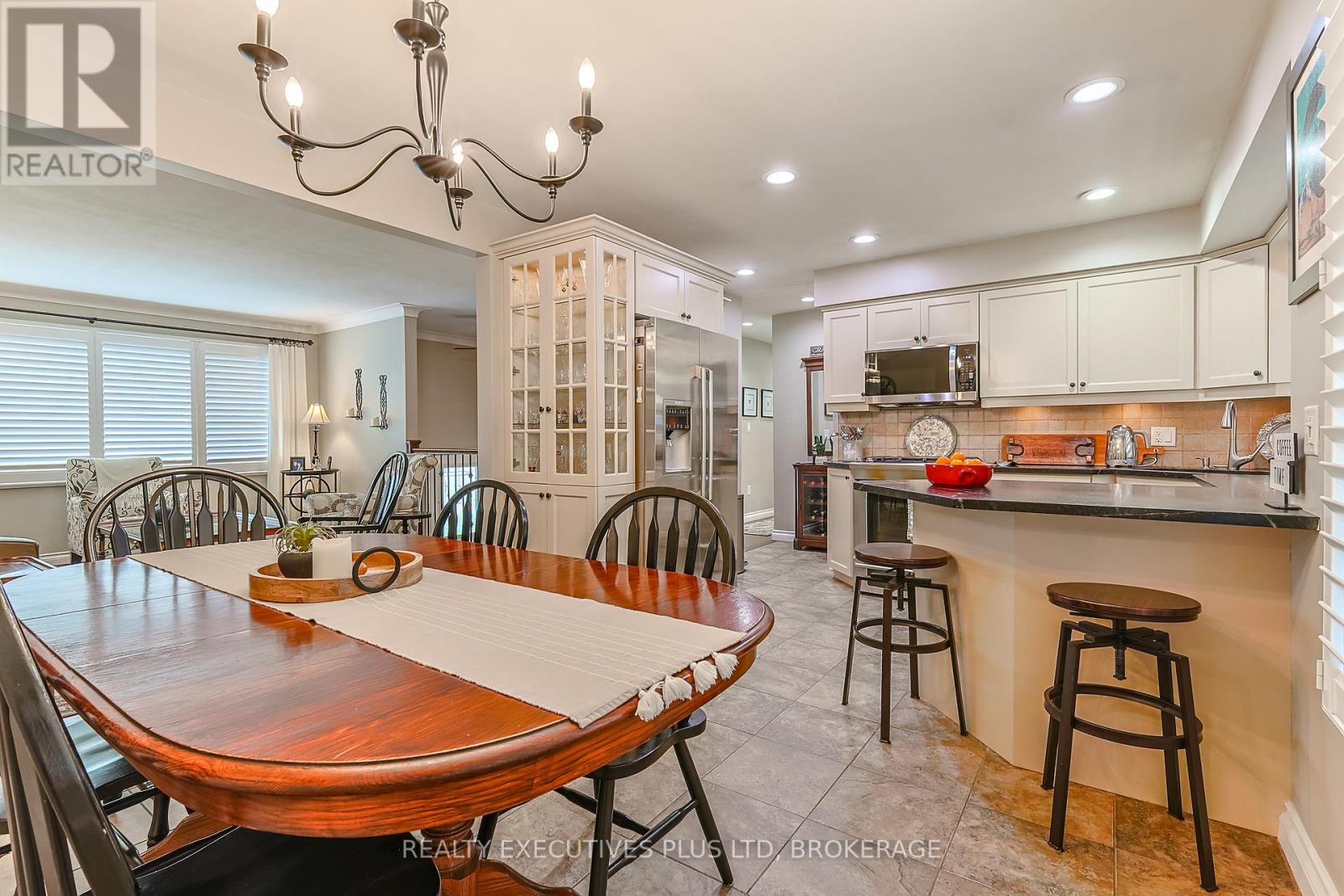 2560 LEPP AVENUE - 11