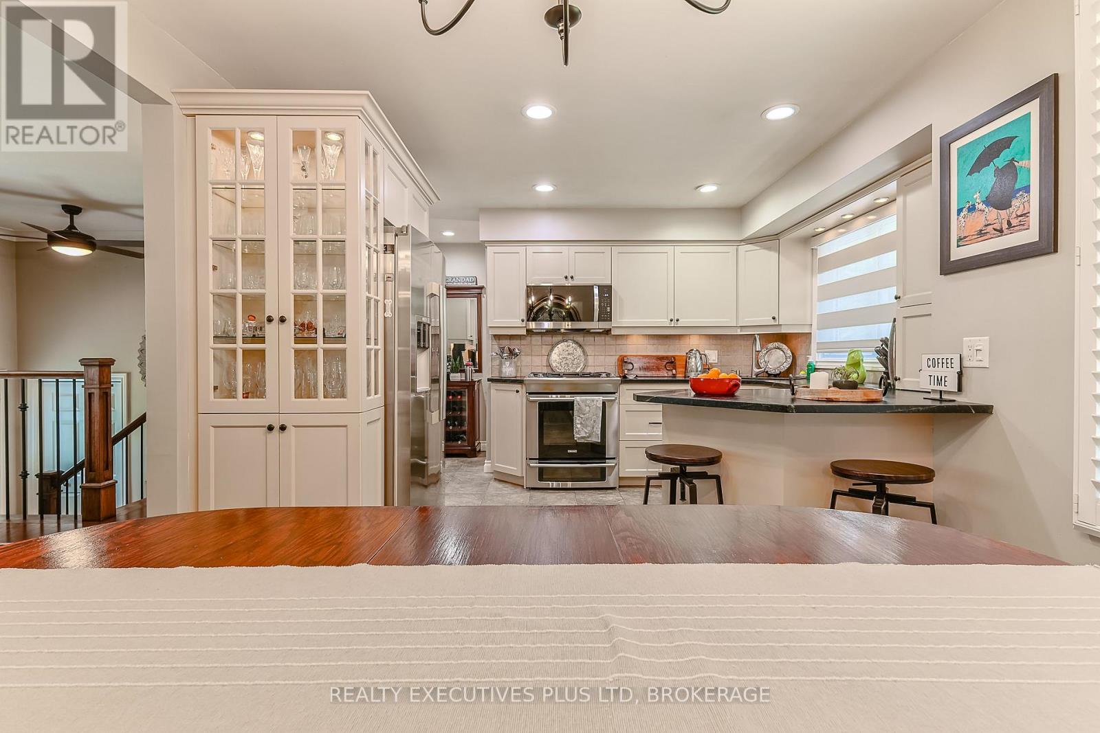 2560 LEPP AVENUE - 12