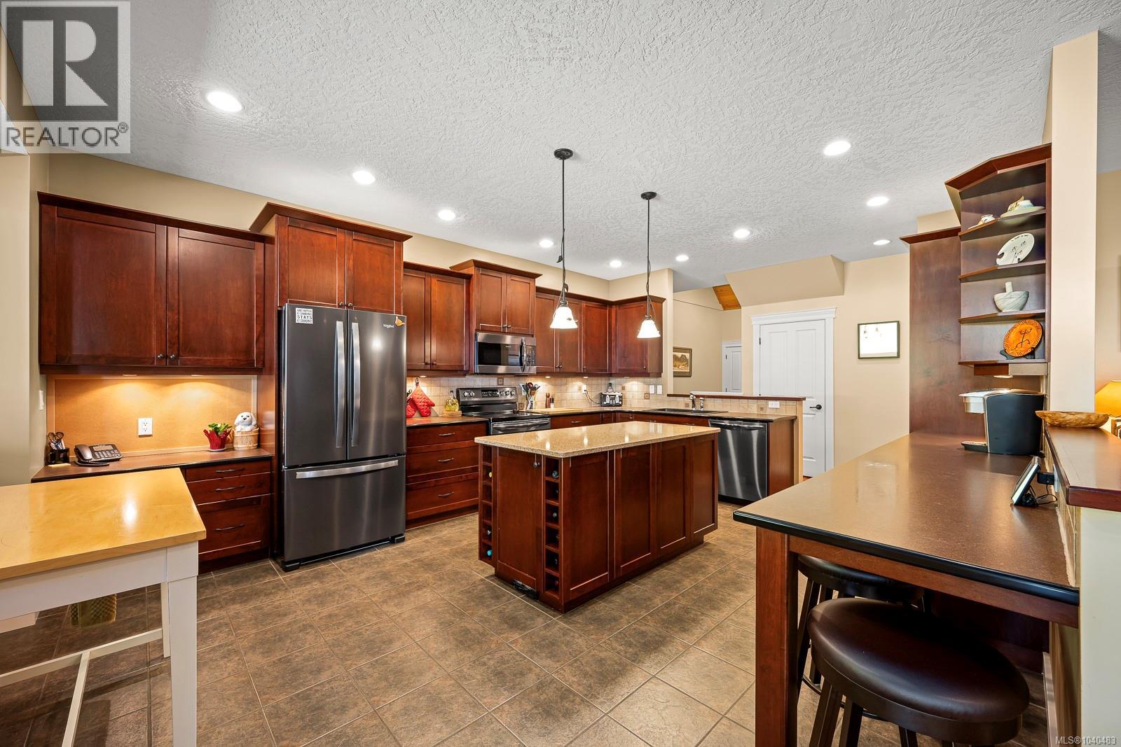 641 Colby Rd - 3