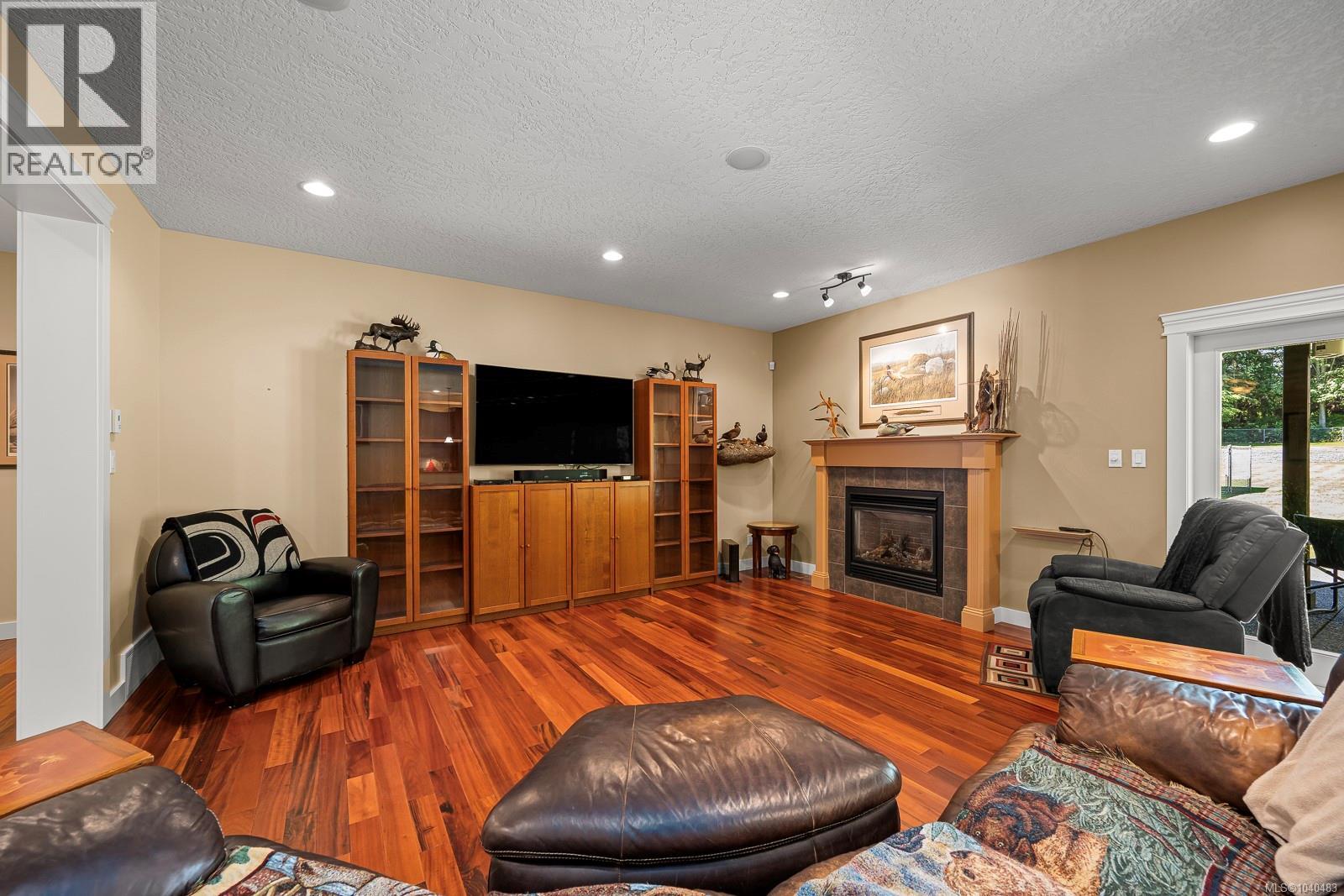 641 Colby Rd - 5