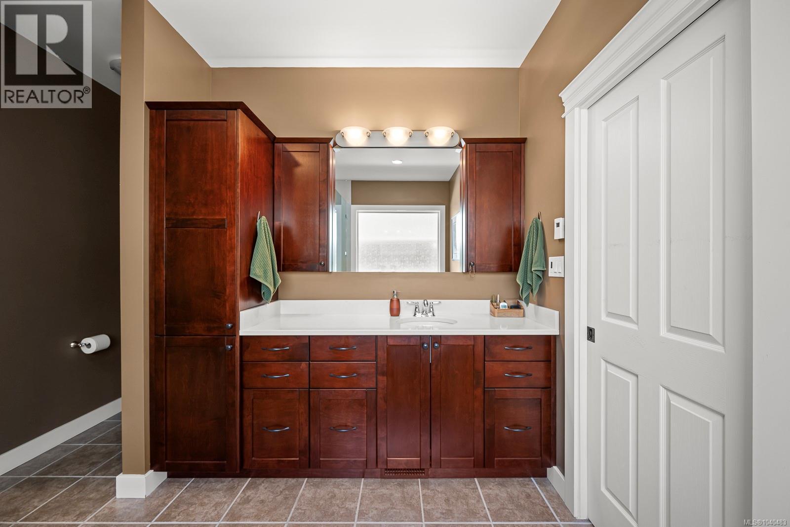 641 Colby Rd - 9