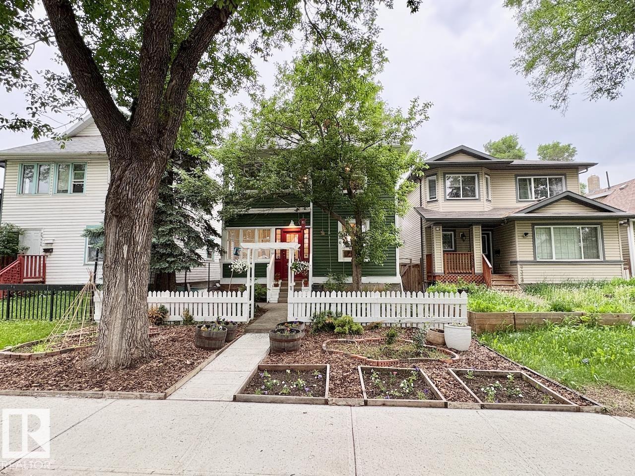 9330 107 AV NW - 1