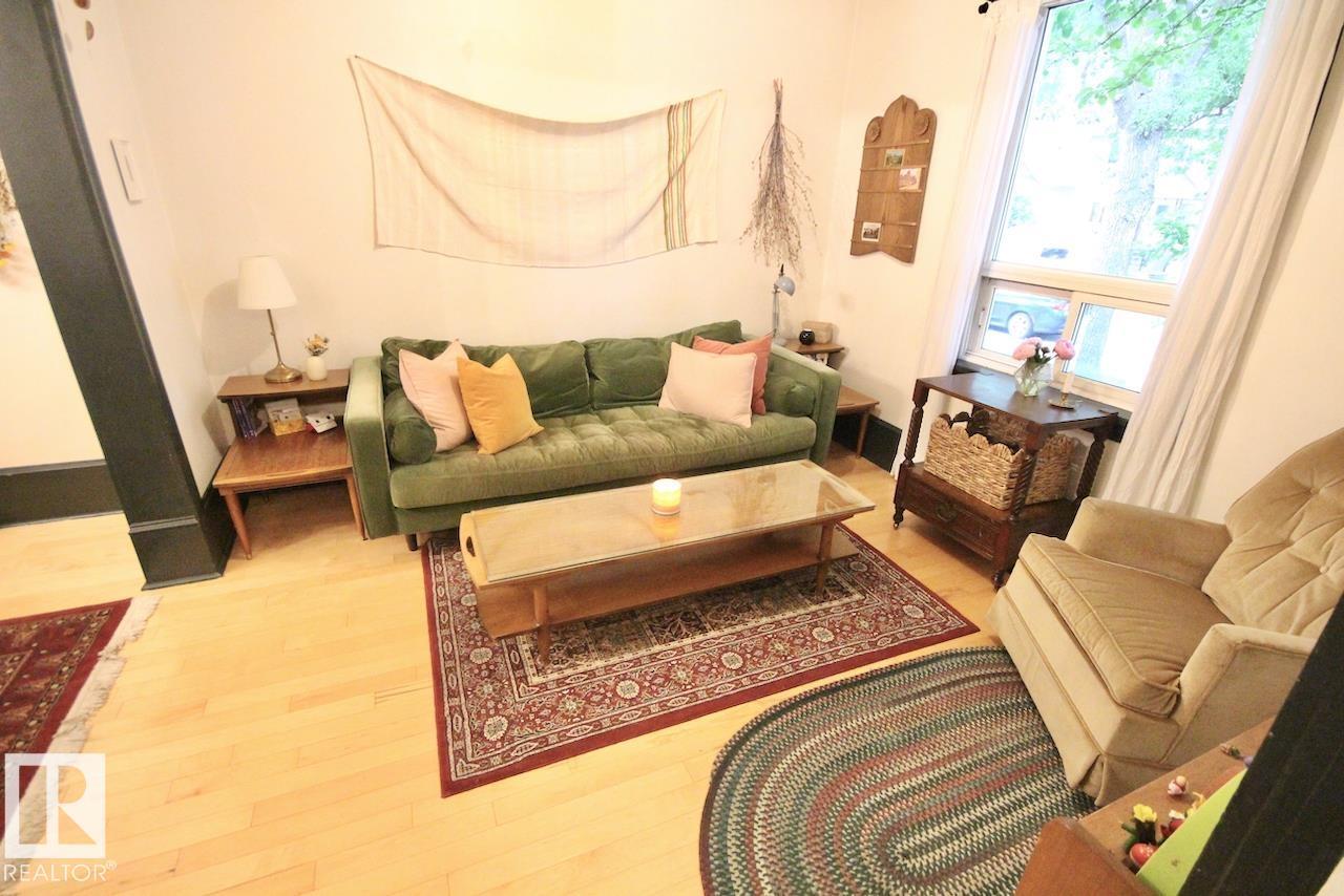 9330 107 AV NW - 21
