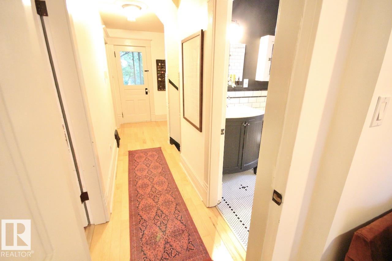 9330 107 AV NW - 28