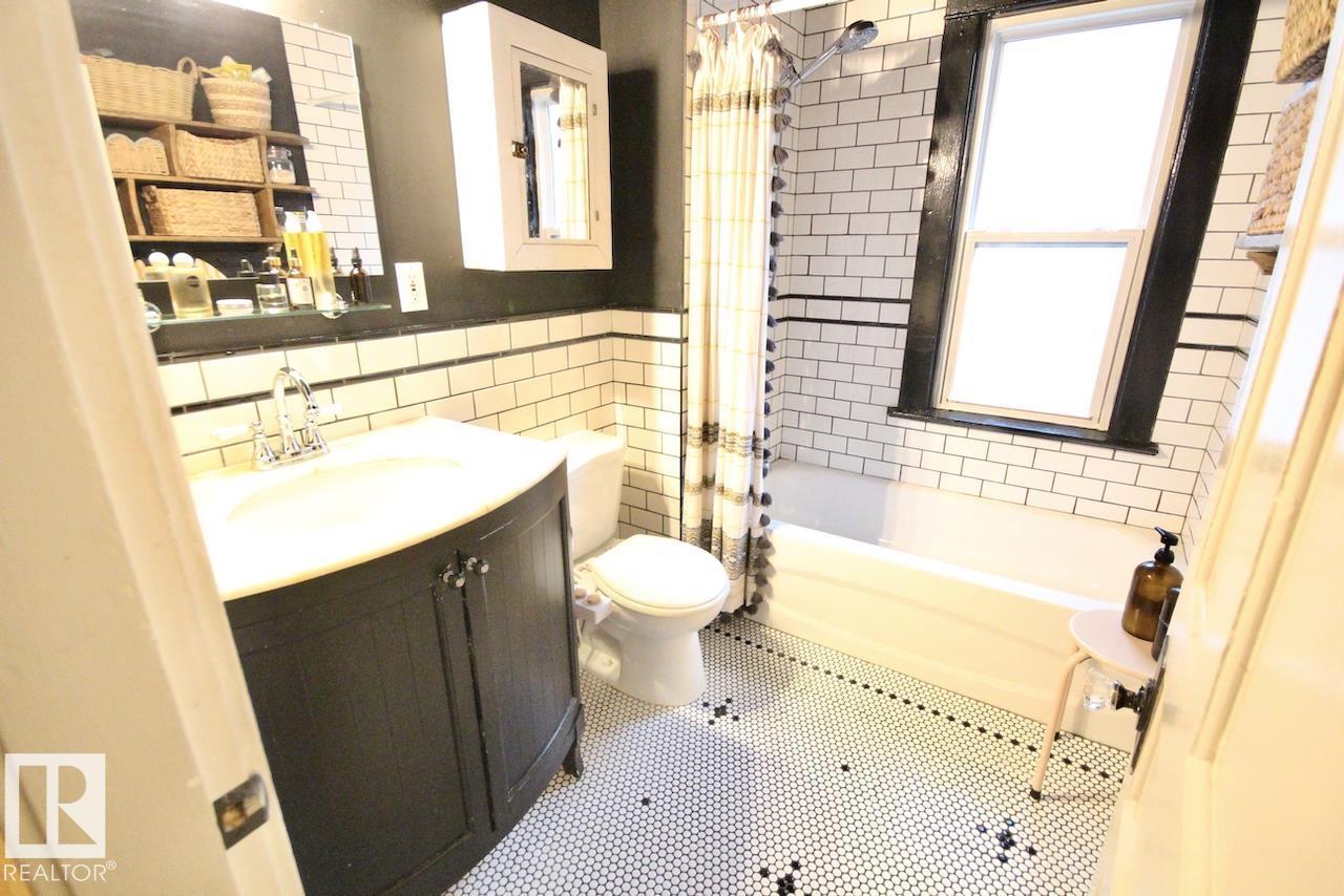 9330 107 AV NW - 32