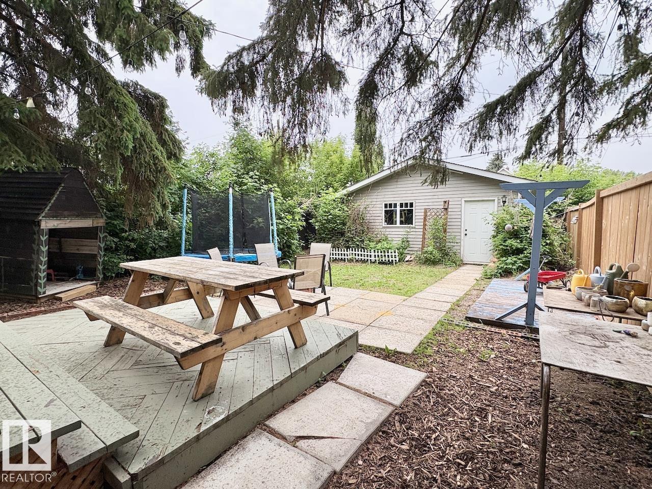9330 107 AV NW - 44