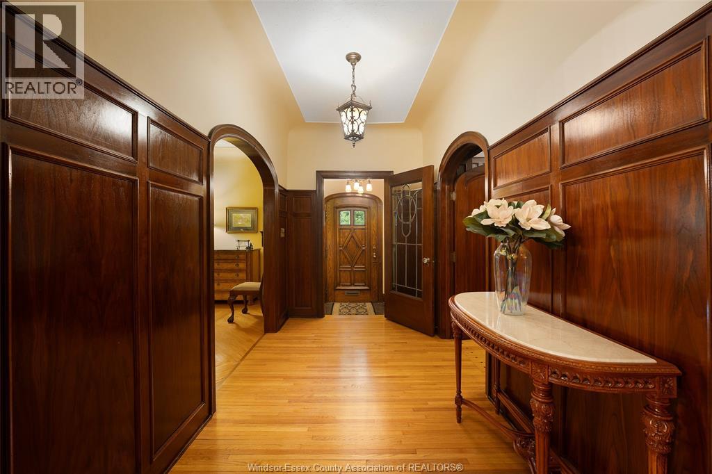 2032 WILLISTEAD CRESCENT - 13