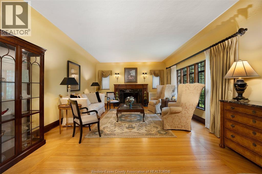 2032 WILLISTEAD CRESCENT - 14
