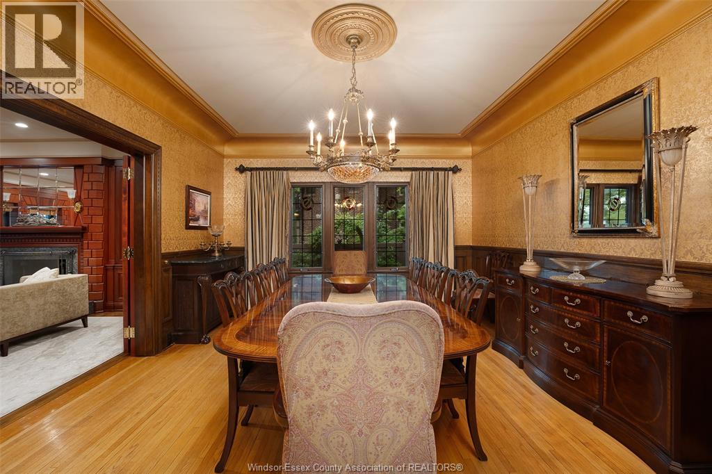 2032 WILLISTEAD CRESCENT - 18