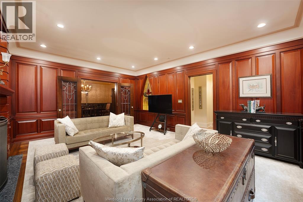 2032 WILLISTEAD CRESCENT - 22