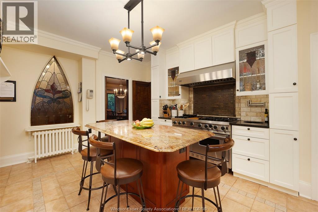 2032 WILLISTEAD CRESCENT - 26