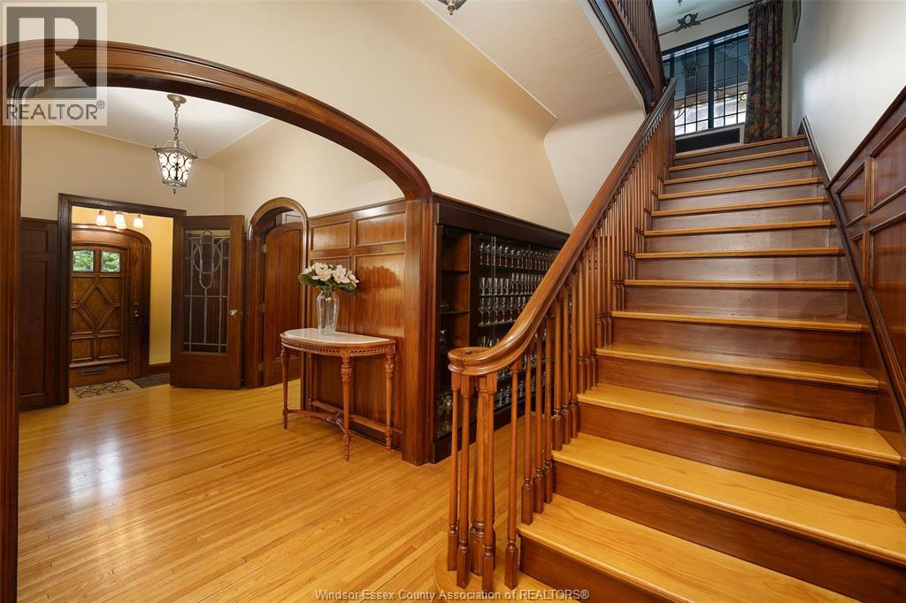 2032 WILLISTEAD CRESCENT - 29