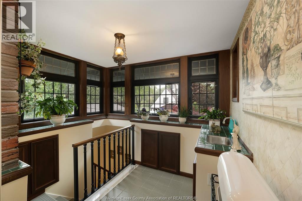 2032 WILLISTEAD CRESCENT - 43