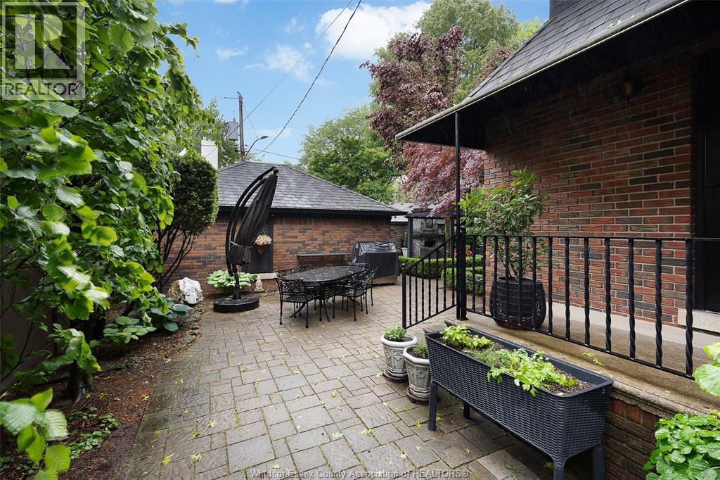 2032 WILLISTEAD CRESCENT - 5