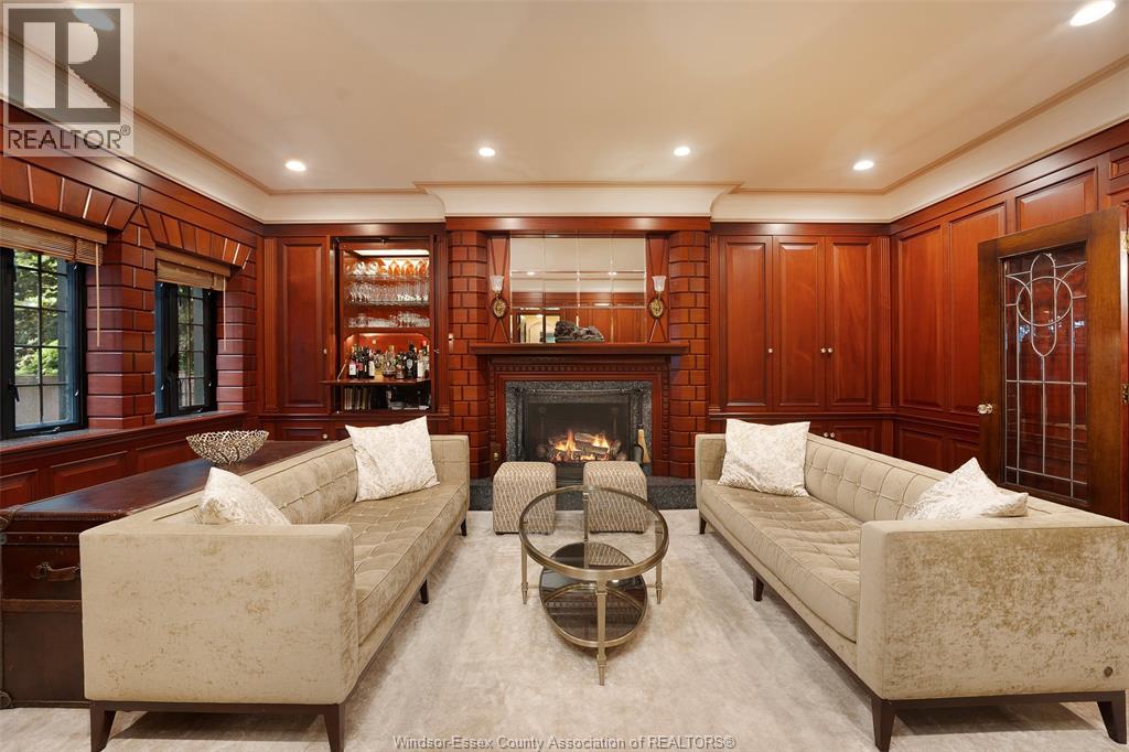 2032 WILLISTEAD CRESCENT - 50