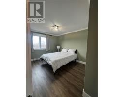 30 Hicks Place thumbnail 19