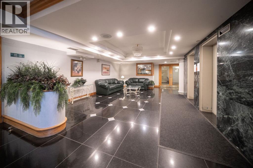 #207 200 Lincoln Way SW - 24