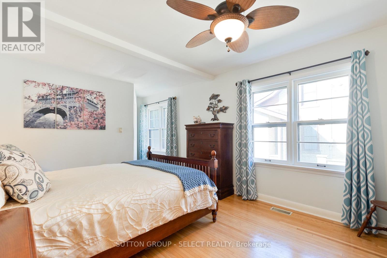 714 SPRINGBANK DRIVE - 17
