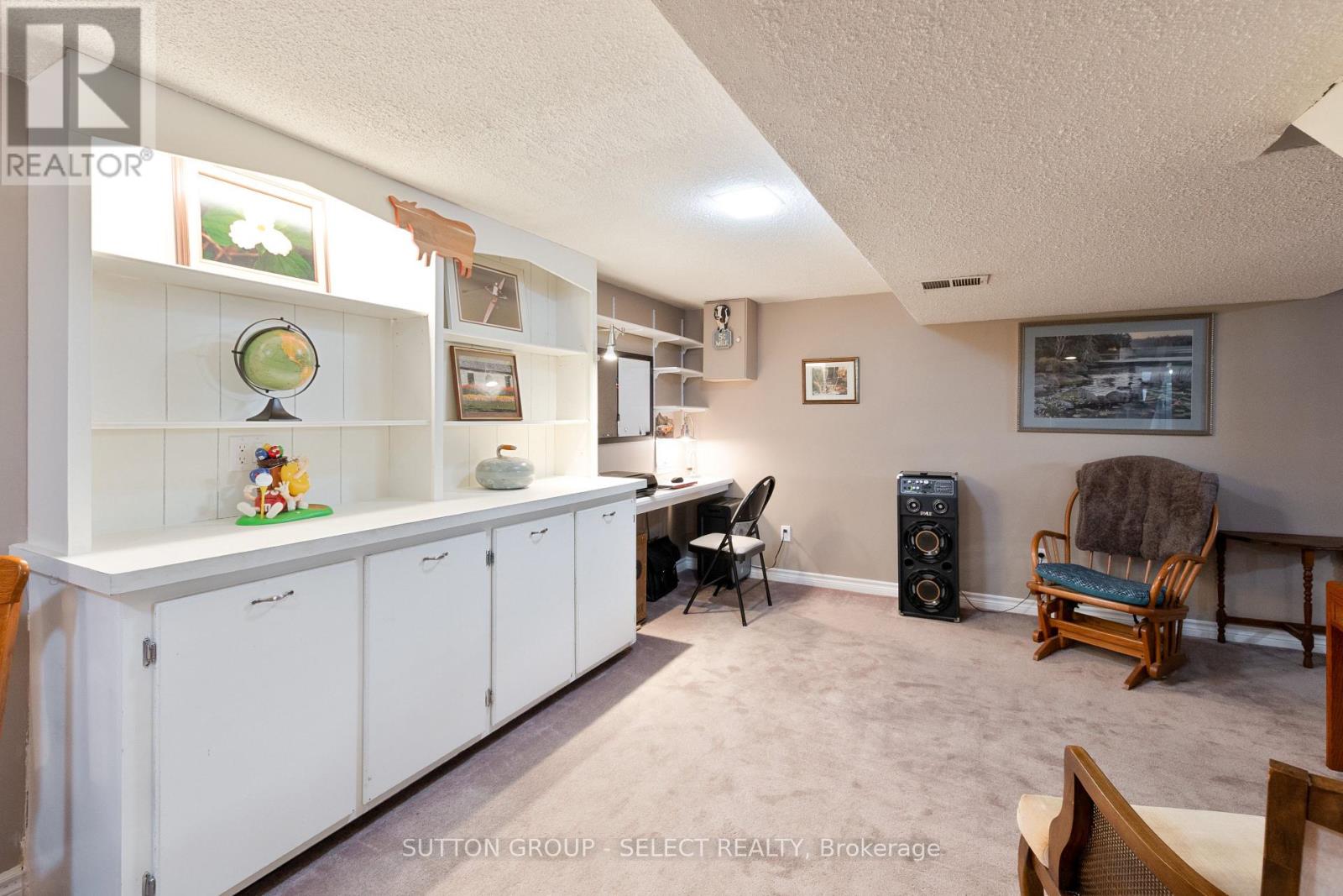 714 SPRINGBANK DRIVE - 24