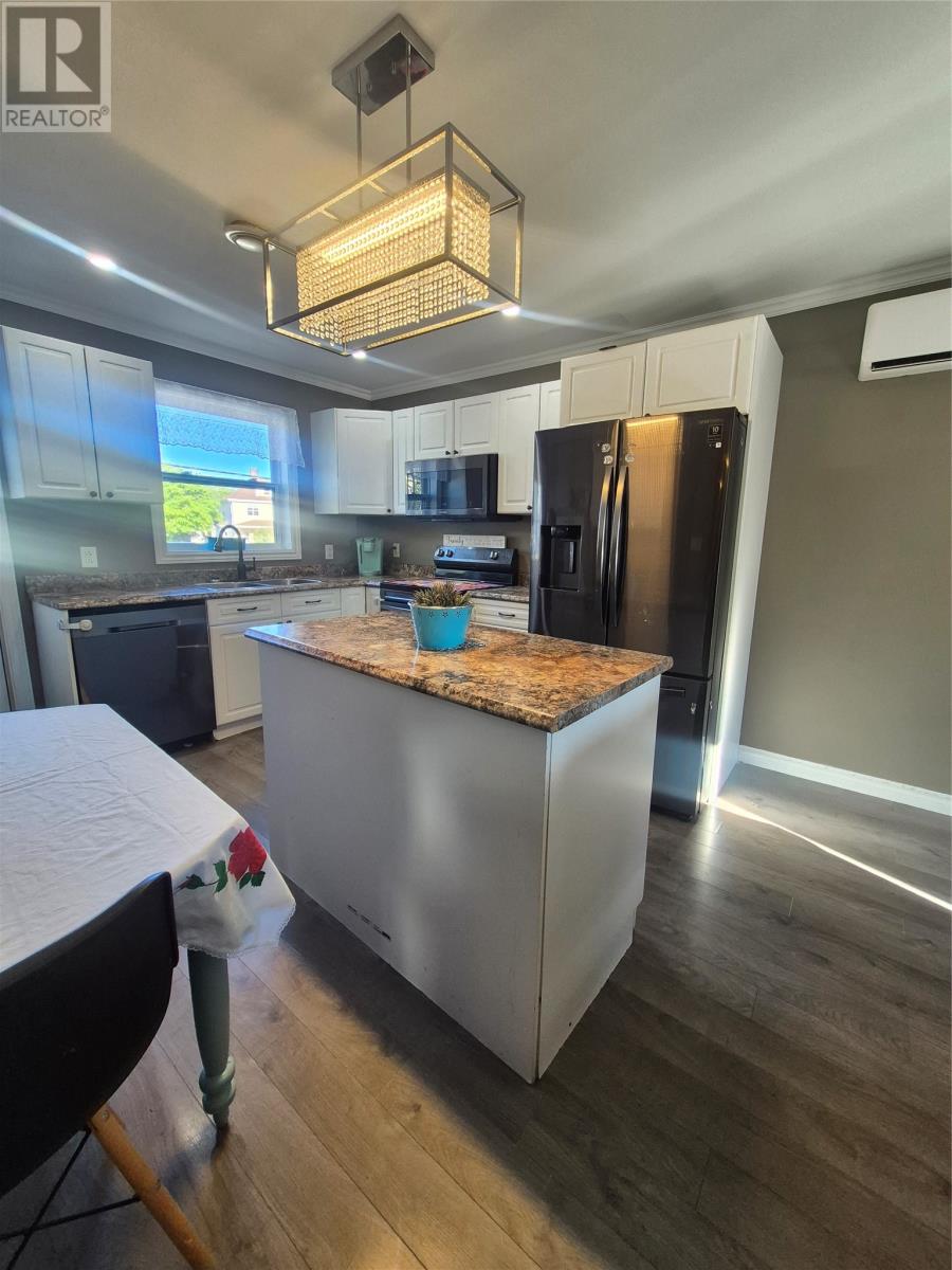 1 Pine Avenue - 12