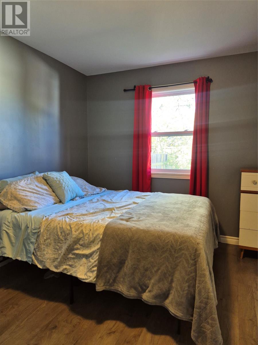 1 Pine Avenue - 13