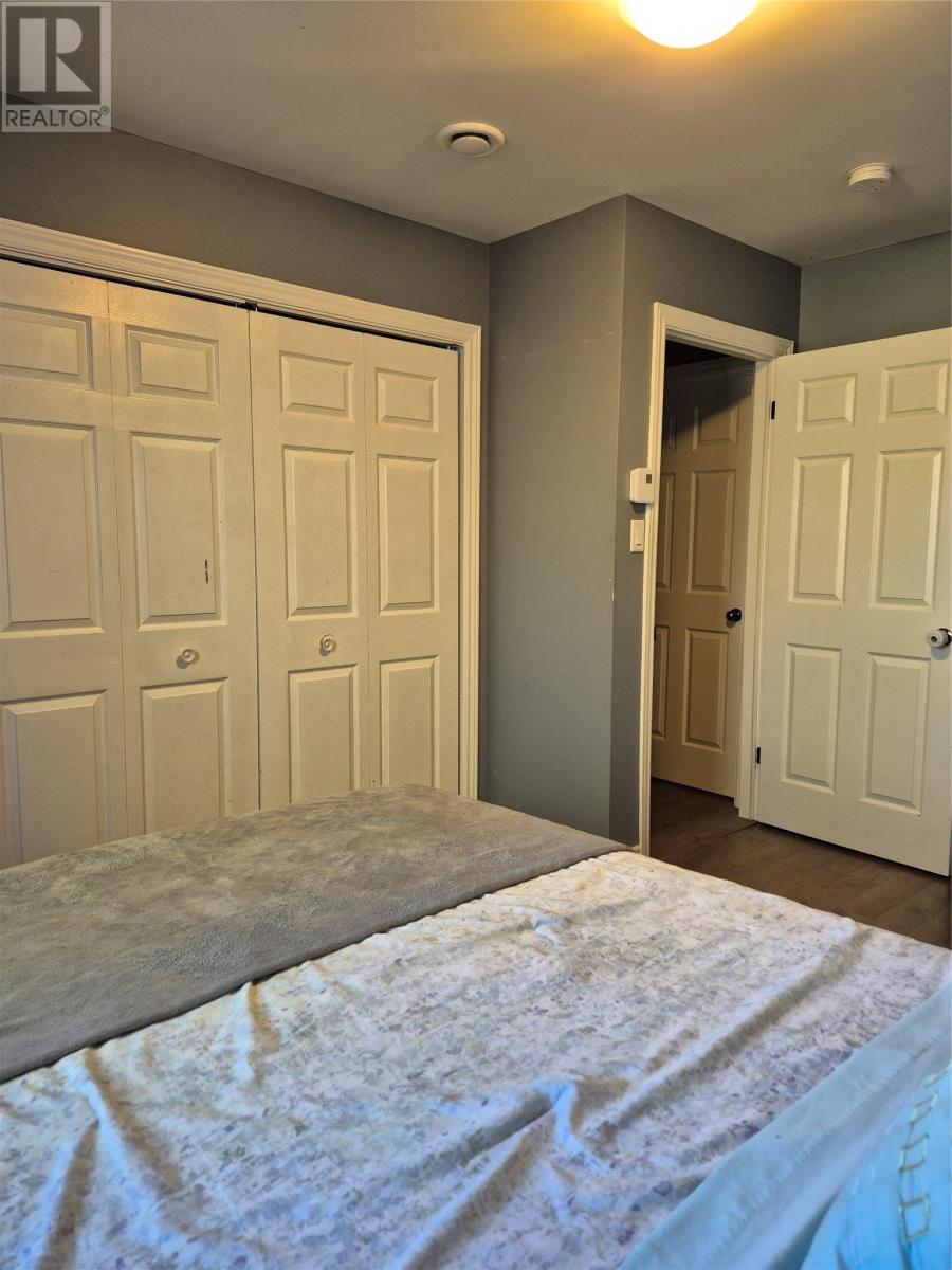 1 Pine Avenue - 14