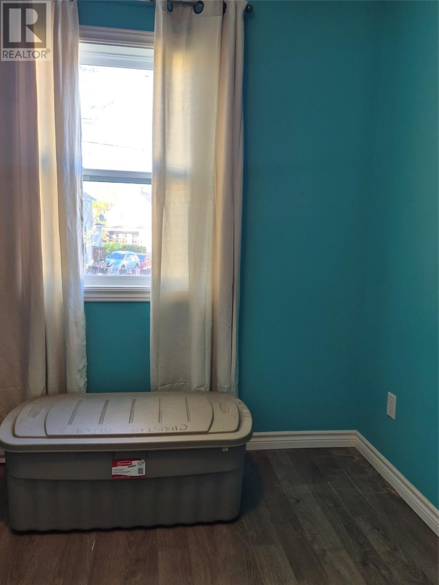 1 Pine Avenue - 16