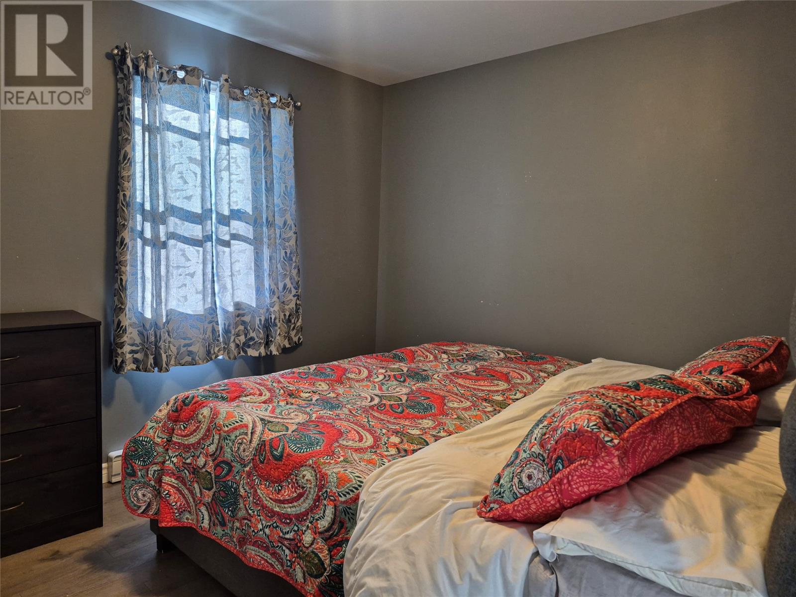 1 Pine Avenue - 17
