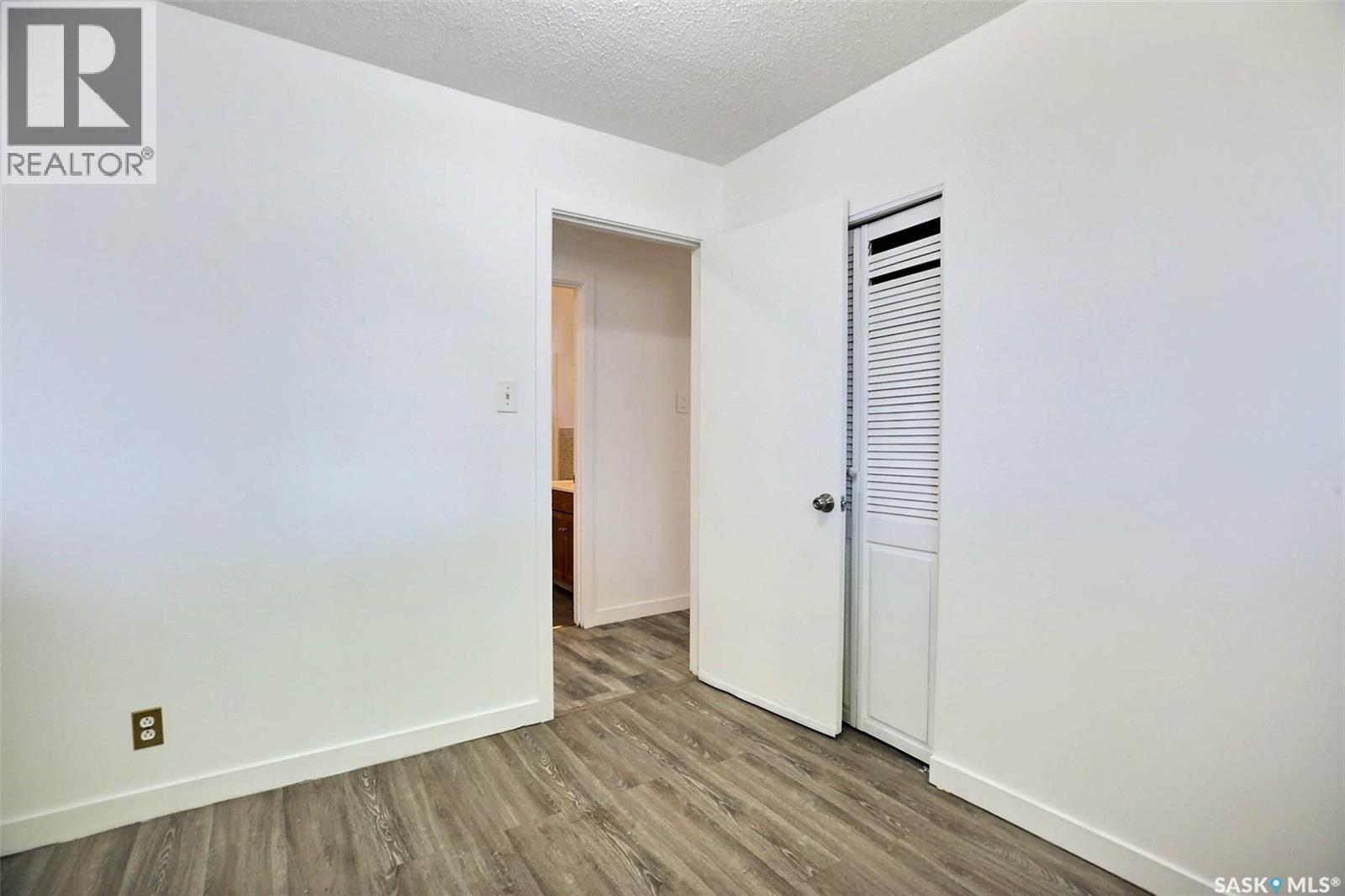 243 Smith STREET N - 12