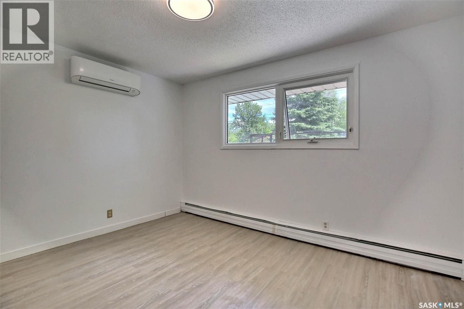243 Smith STREET N - 14