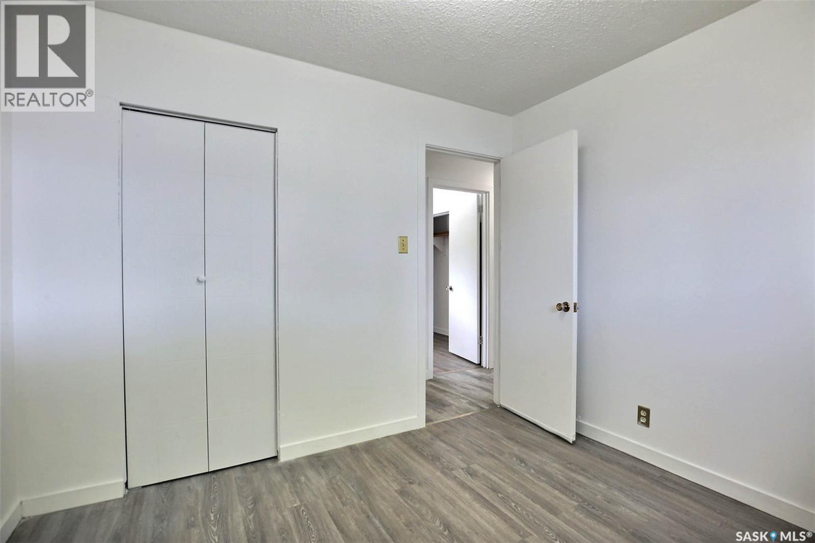 243 Smith STREET N - 17