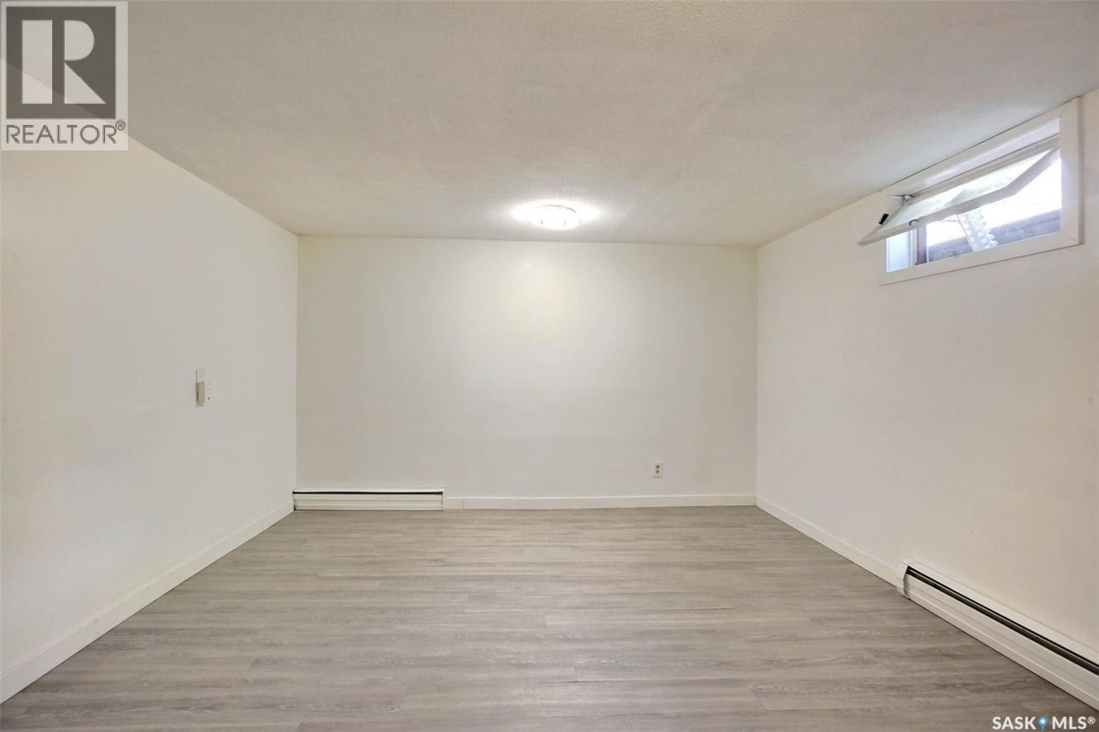243 Smith STREET N - 19