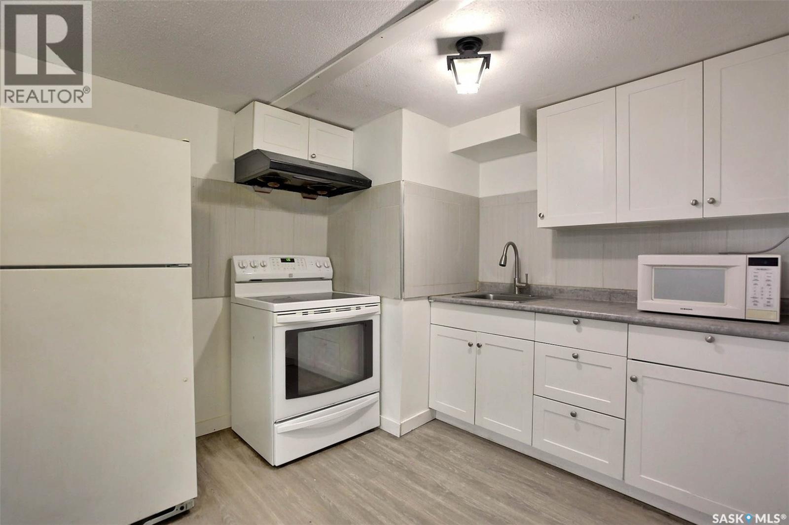 243 Smith STREET N - 21