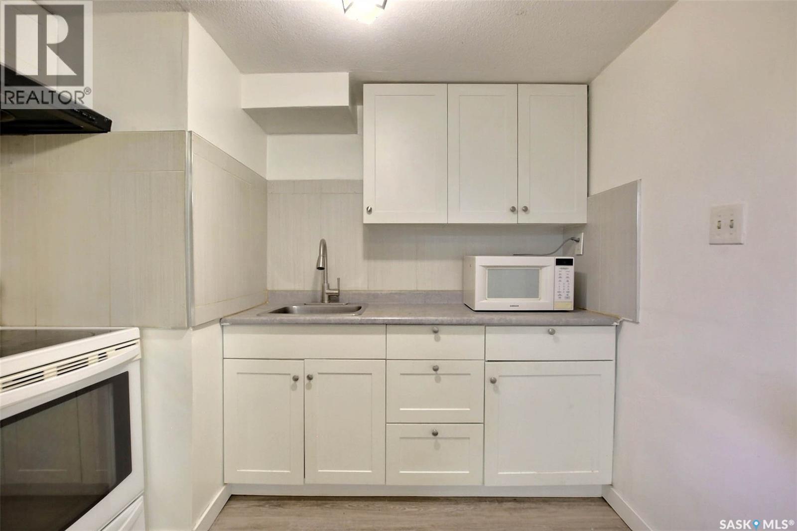 243 Smith STREET N - 22