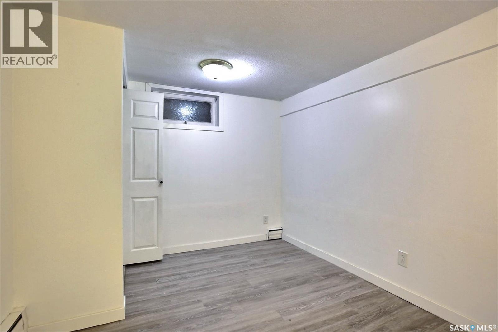 243 Smith STREET N - 24