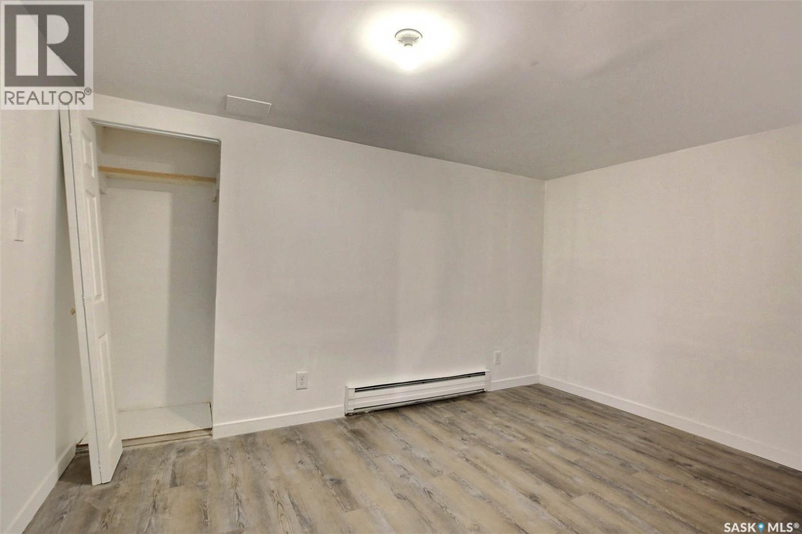 243 Smith STREET N - 25