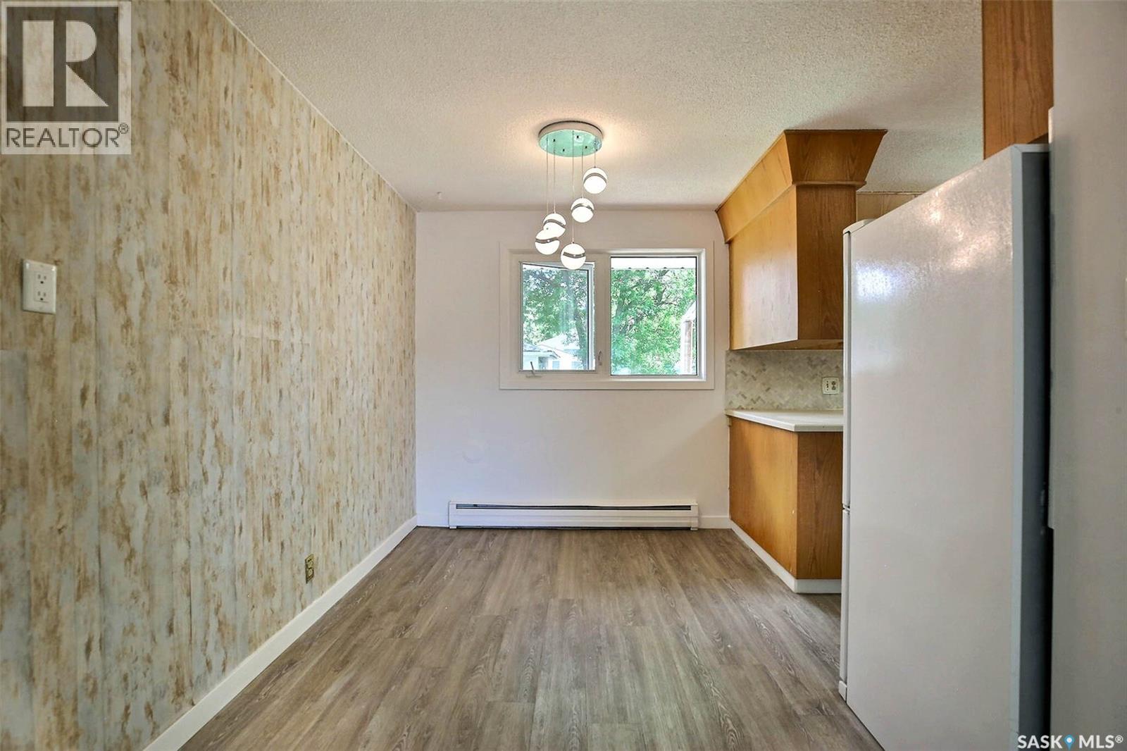 243 Smith STREET N - 5